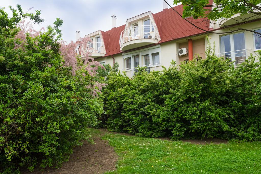 Illes Apartmanok Ii. Hajduszoboszlo Bilik gambar